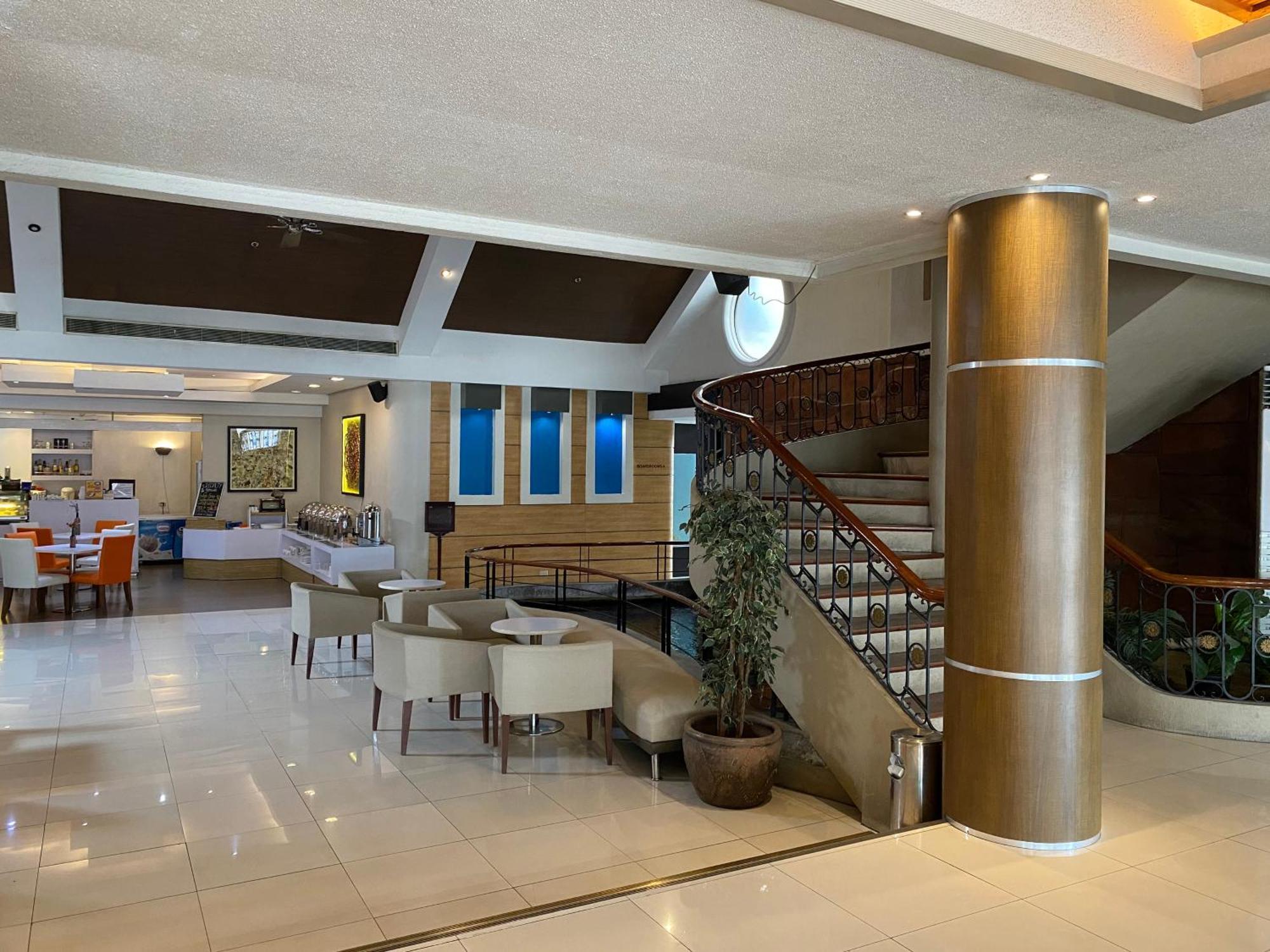 Circle Inn Hotel And Suites Bacolod Kültér fotó