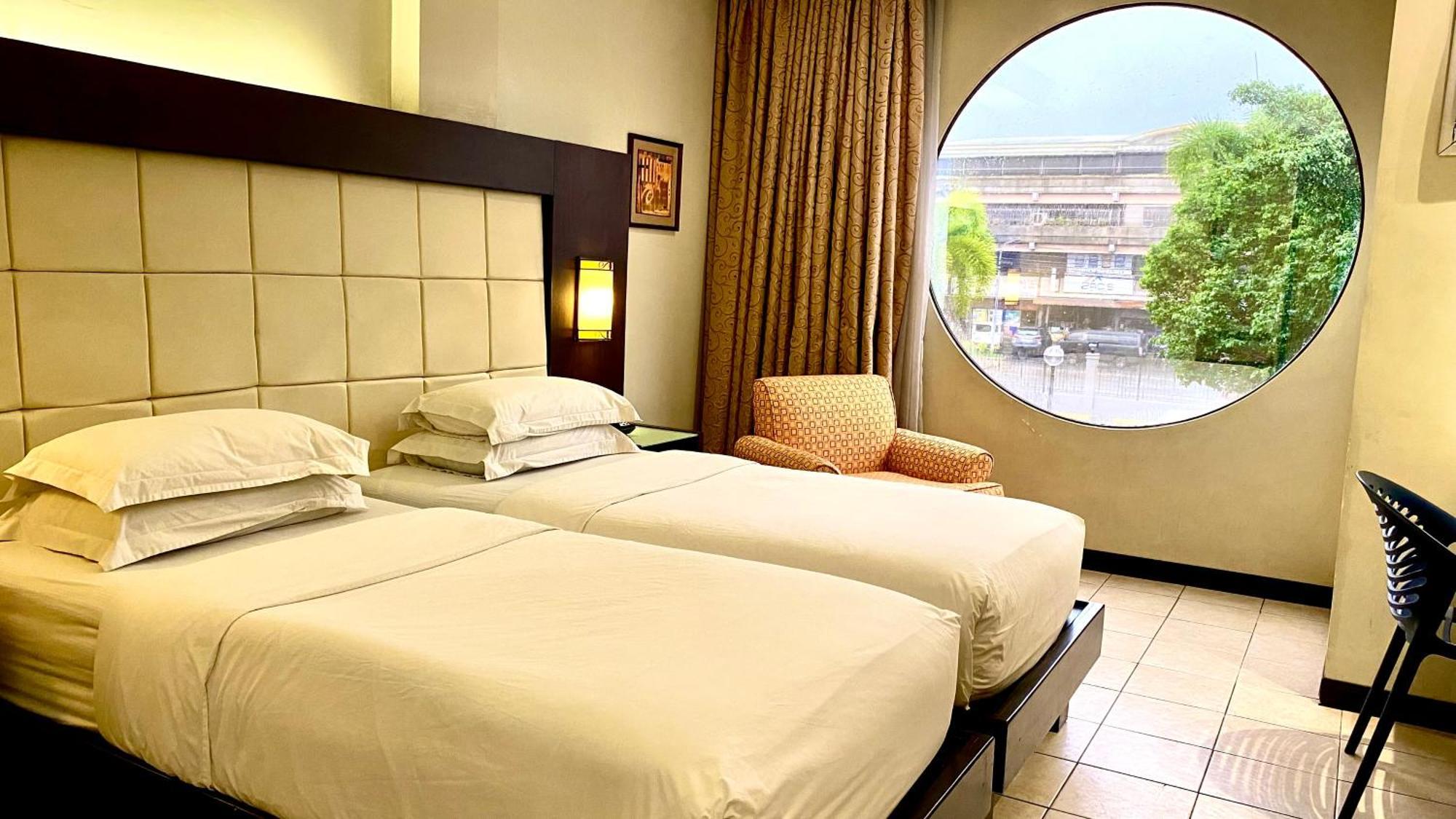 Circle Inn Hotel And Suites Bacolod Kültér fotó