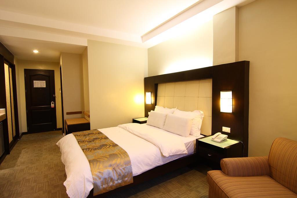 Circle Inn Hotel And Suites Bacolod Kültér fotó