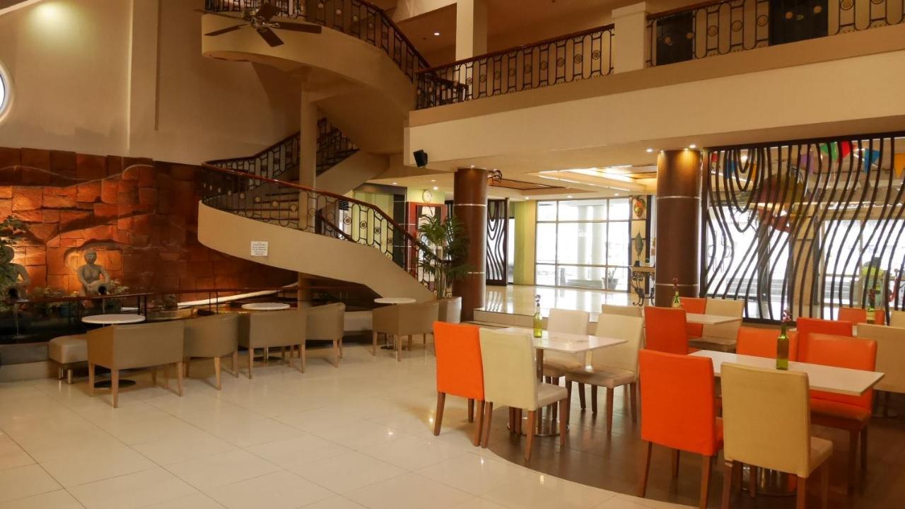 Circle Inn Hotel And Suites Bacolod Kültér fotó