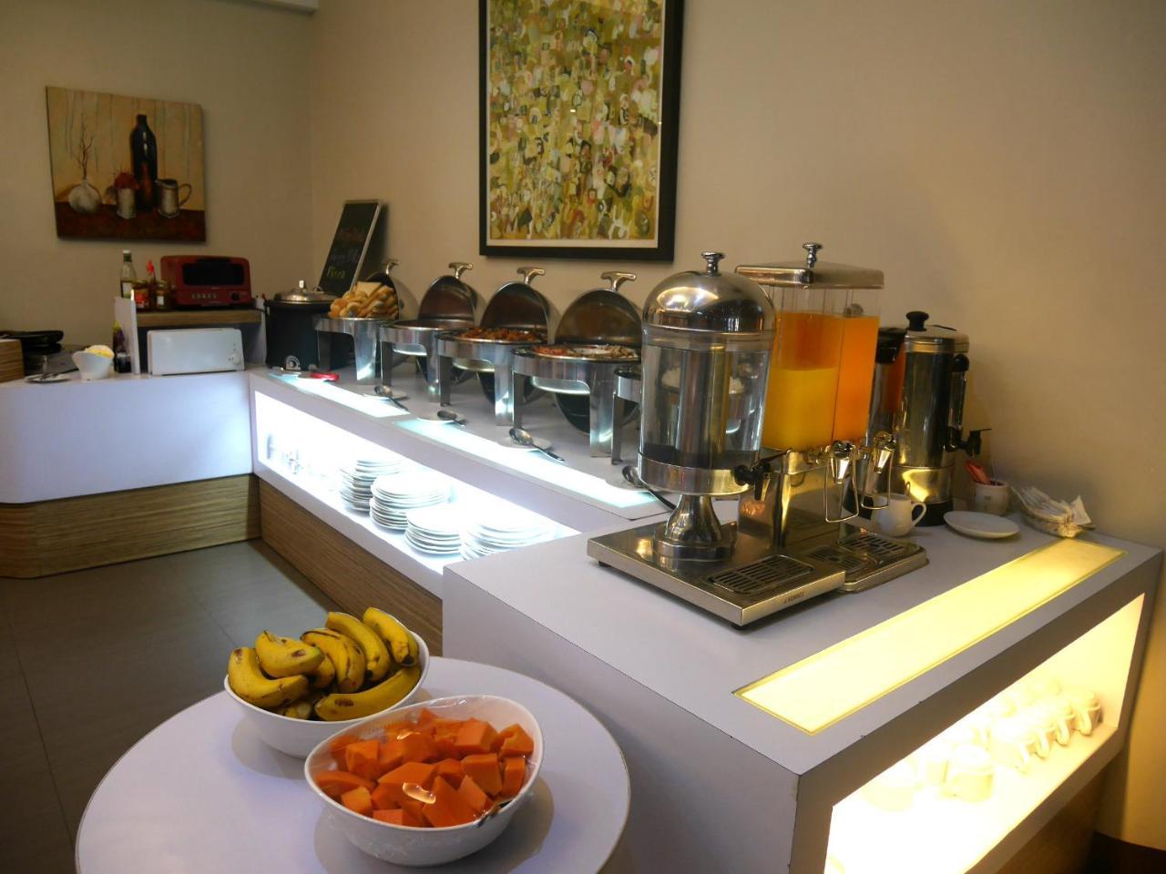 Circle Inn Hotel And Suites Bacolod Kültér fotó